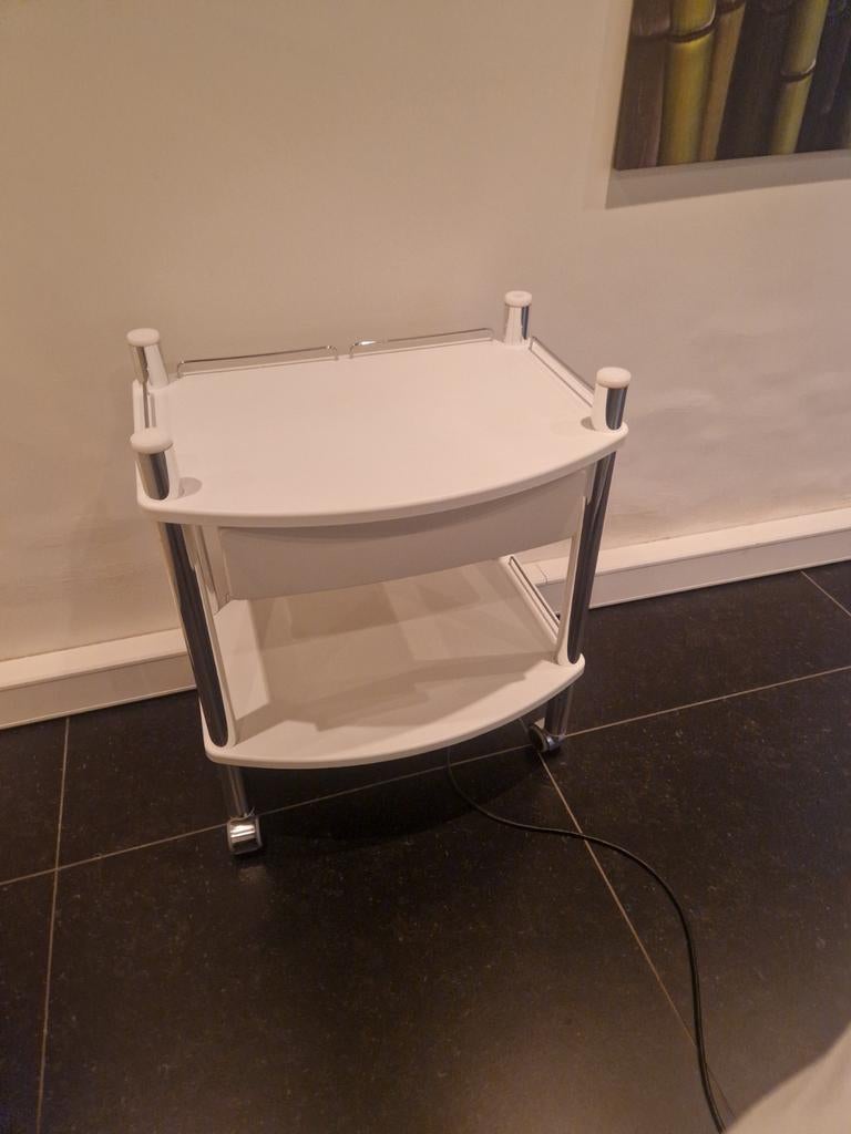 Werktafel voor schoonheidssalon, pedicure of massage, Ophalen, Kunststof, Gebruikt, 55 tot 75 cm