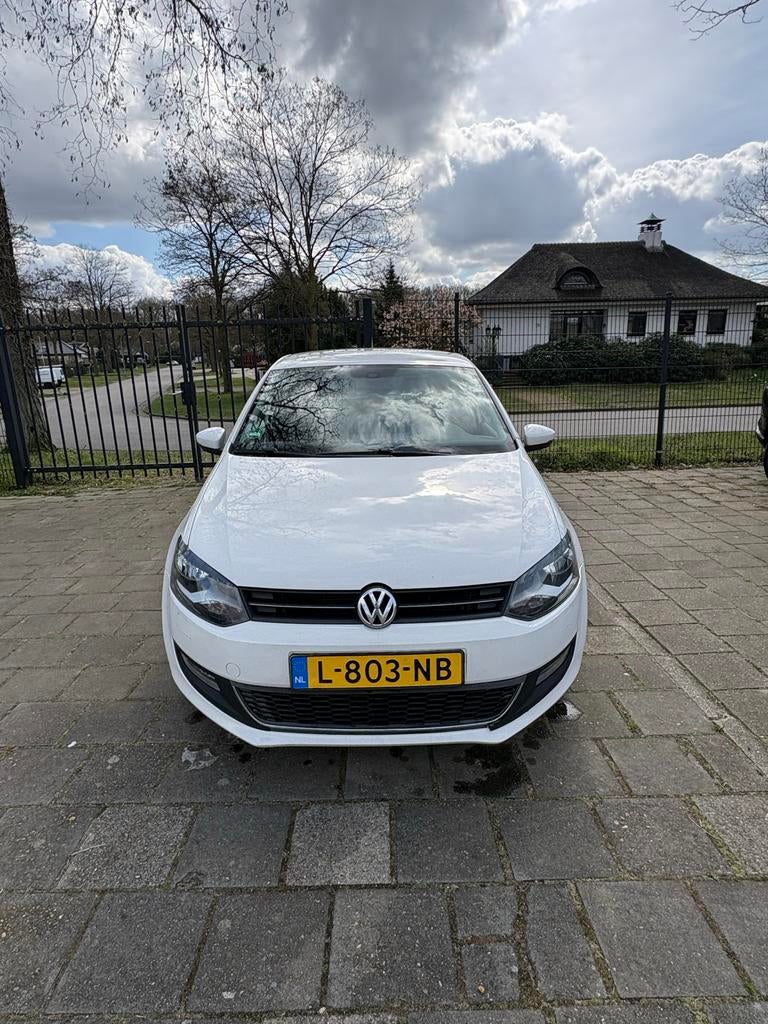 Volkswagen Polo 1.2 TSI 77KW DSG 2010 Wit, Auto's, 40 €/maand, 4 cilinders, Wit, 1200 kg