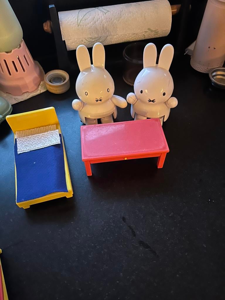 Twee Nijntjes en meubels, Ophalen of Verzenden, Gebruikt, Overige typen