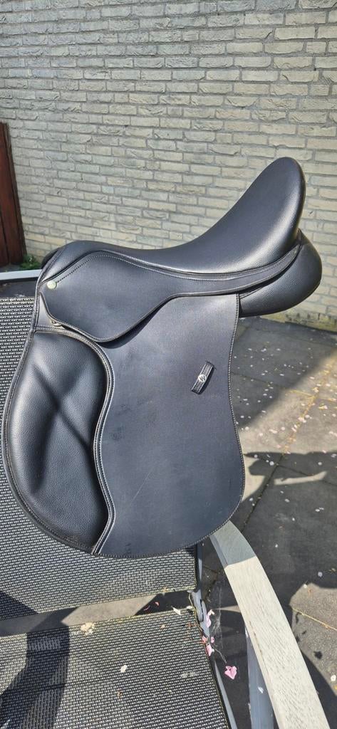 Wintec veelzijdigheidszadel 17.5, Dieren en Toebehoren, Paarden en Pony's | Zadels, Ophalen