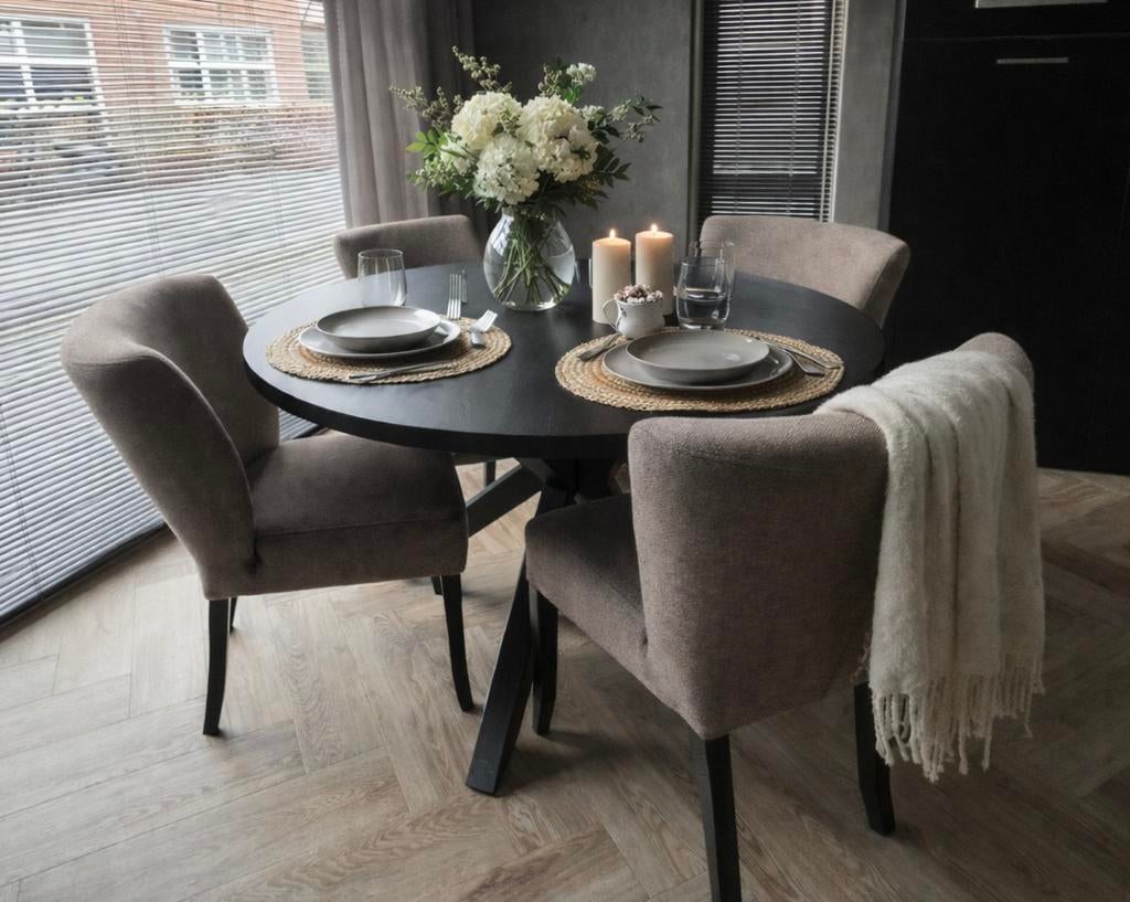 Zwarte ronde melamine eettafel + 4 Rofra stoelen ALS NIEUW!, Huis en Inrichting, Ophalen, Zo goed als nieuw, Rond, 100 tot 150 cm