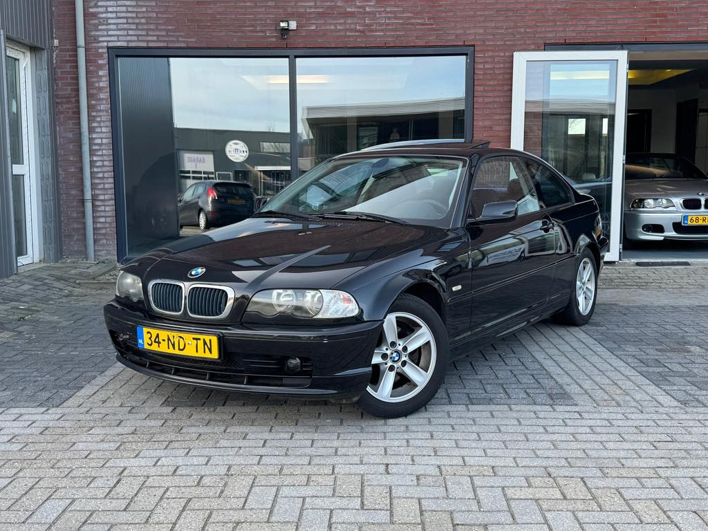 BMW 3-serie Coupé 318Ci Executive | NWE APK | Pano | 1/2 Le, Auto's, BMW, Achterwielaandrijving, Leder en Stof, Zwart, Bedrijf