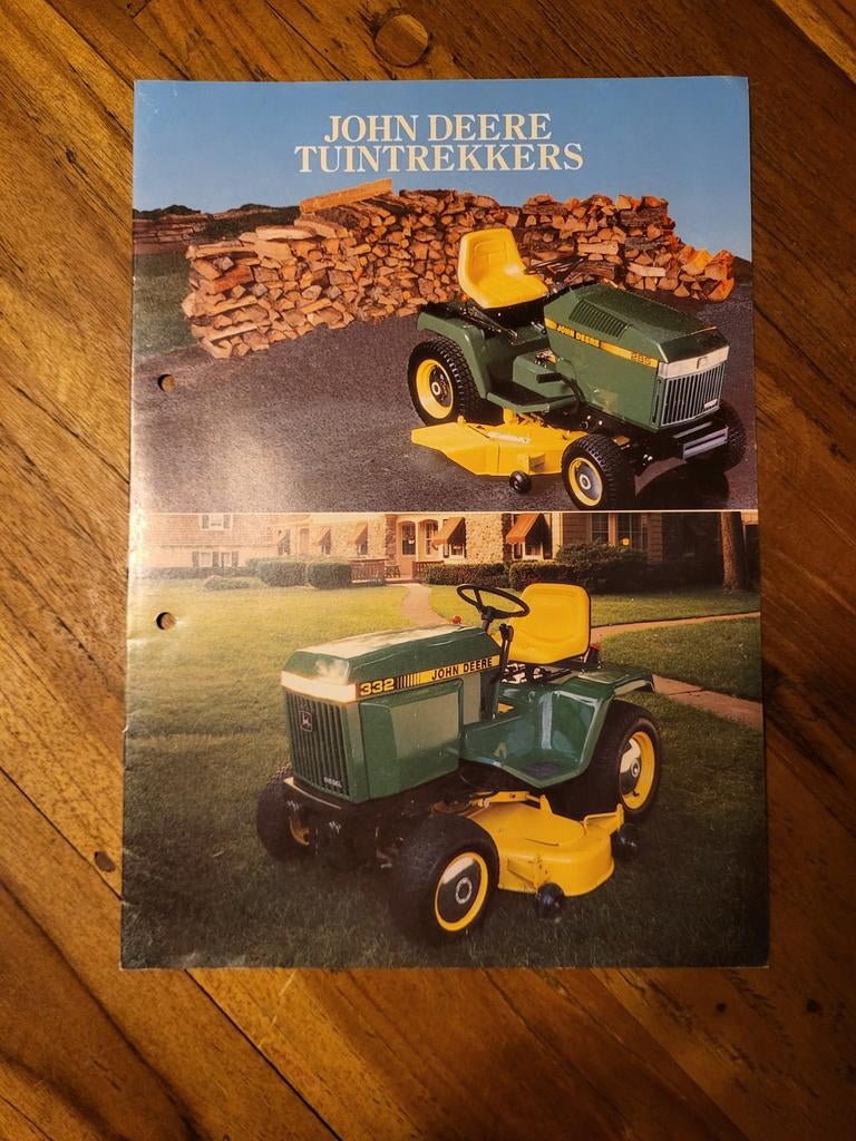 tractor folder John Deere tuintrekkers, Boeken, Catalogussen en Folders, Ophalen of Verzenden, Zo goed als nieuw