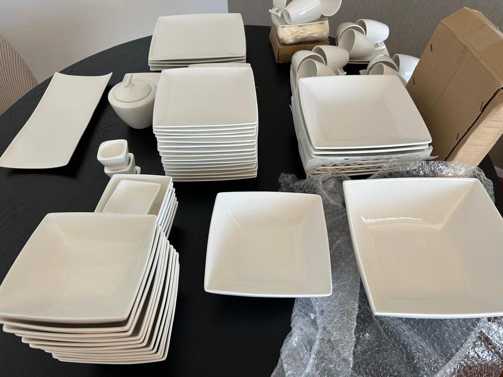 Yong Squito servies zeer uitgebreid & NIEUW, Huis en Inrichting, Keuken | Servies, Nieuw, Ophalen of Verzenden, Bord(en), Overige stijlen