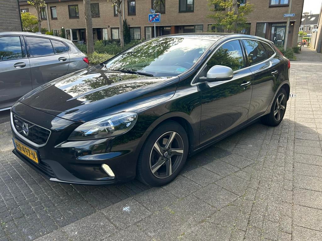 Volvo V40 2.0 D2 120PK 2015 Zwart, Auto's, Volvo, Voorwielaandrijving, Zwart, 4 cilinders, 1969 cc