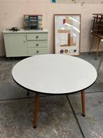 Vintage salontafel/ speeltafel, Ophalen, 100 tot 150 cm, Rond, Zo goed als nieuw