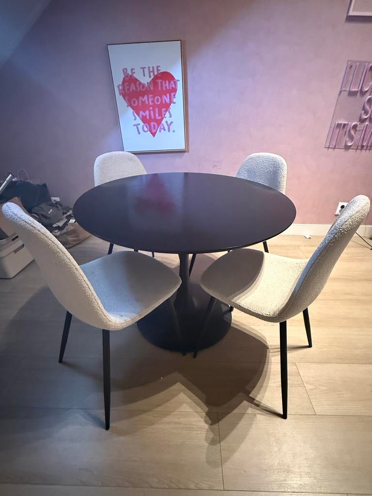Ringsted tafel met vier teddy stoelen van Kwantum, Ophalen, Overige materialen, Gebruikt, 100 tot 150 cm