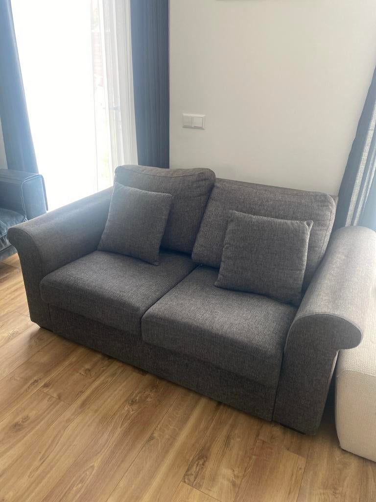 Comfortabele grijze bankstel met kussens, Huis en Inrichting, Banken | Bankstellen, 150 tot 200 cm, Driepersoons, 75 tot 100 cm