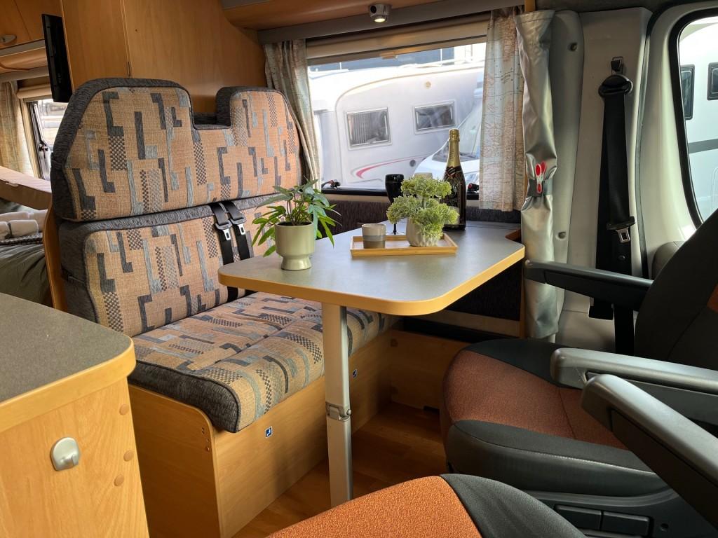 Adria Coral Sport S 575 SP CarPlay Fietsenrek TV 4 gordels, Adria Mobil d.o.o., Bedrijf, Adria, 5 tot 6 meter