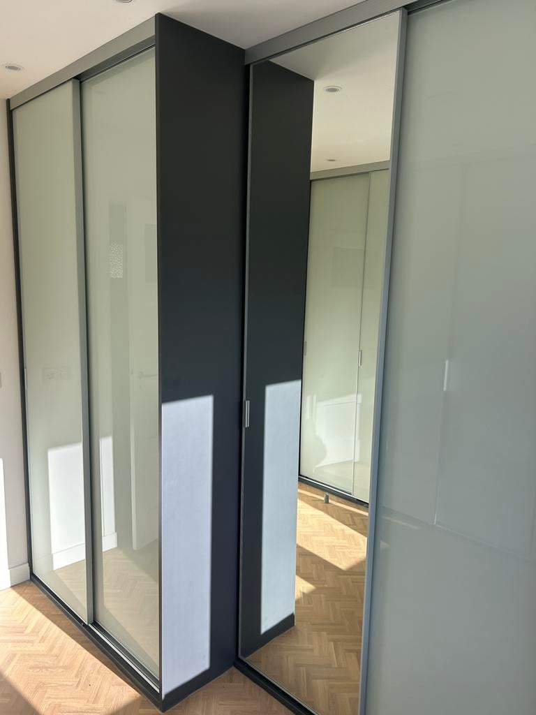 Lundia design kastwand ,matglas schuifdeuren, kledingkast, Ophalen, Zo goed als nieuw, 50 tot 75 cm, 200 cm of meer