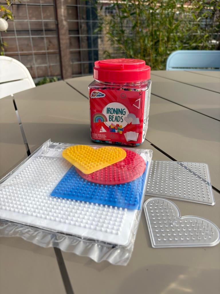 Strijkkralen set met diverse grondplaten en kralen, Kinderen en Baby's, Speelgoed | Educatief en Creatief, Ophalen, Gebruikt, Knutselen