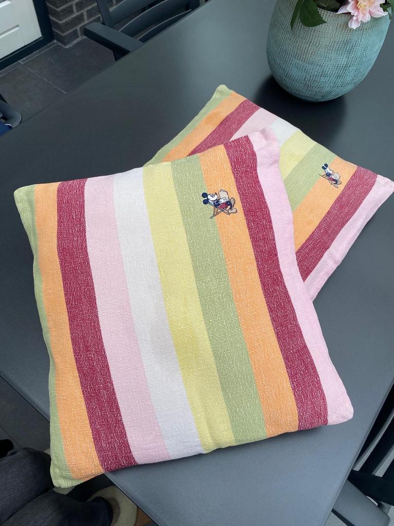 2 Donaldson sierkussens 50x50cm incl. binnenkussens, Huis en Inrichting, Ophalen of Verzenden, Zo goed als nieuw, Overige kleuren