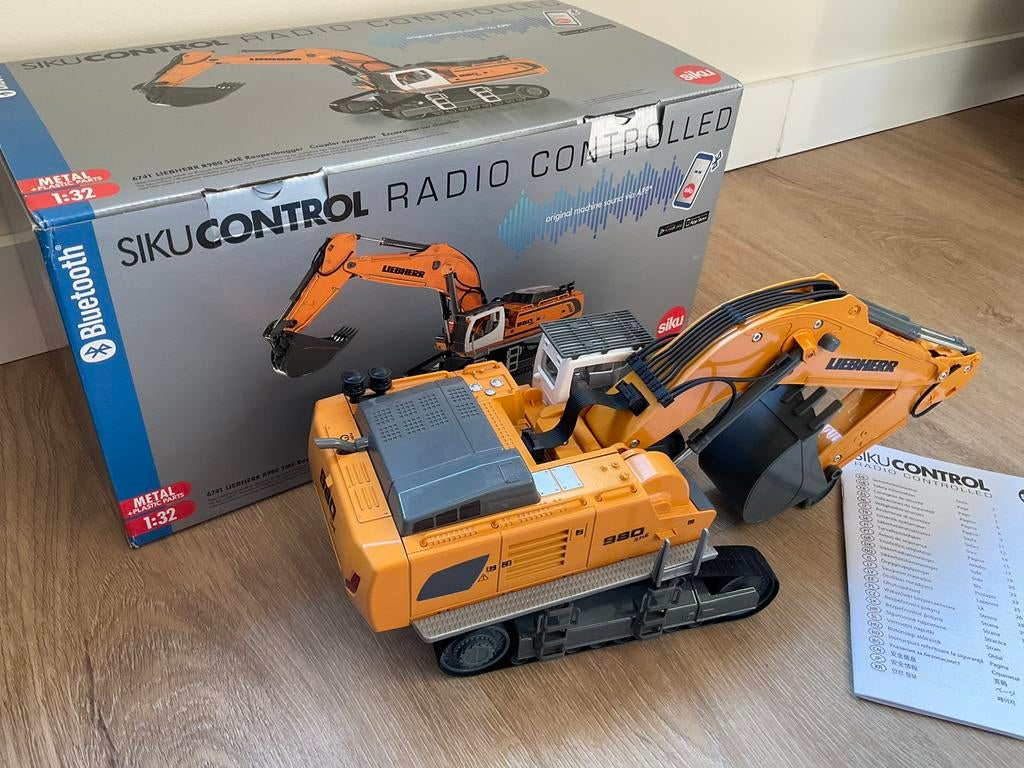 Te koop Siku Liebherr R980 SME rc kraan Bluetooth, Ophalen of Verzenden, Zo goed als nieuw
