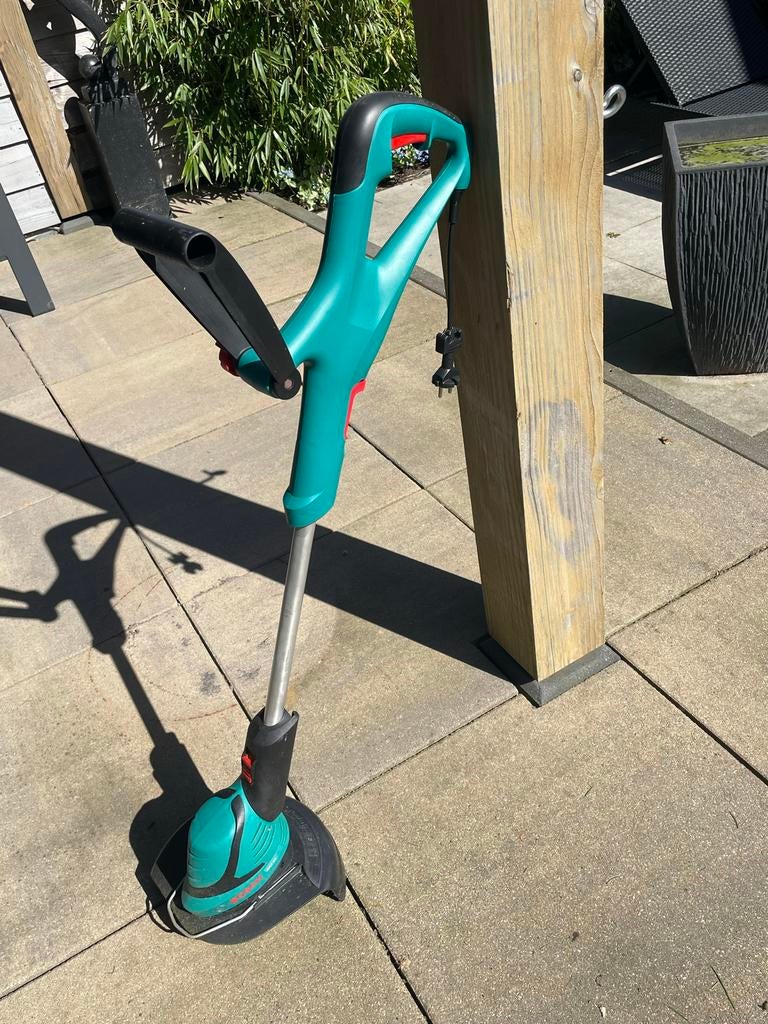 Bosch Strimmer met dubbele draad - Elektrisch, Tuin en Terras, Grastrimmers, Ophalen, Gebruikt, 30 tot 50 cm, Elektrisch