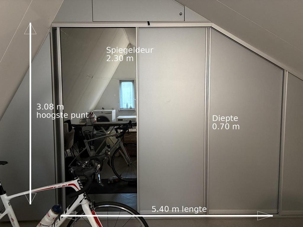 Maatwerk kastenwand met spiegel, ideaal voor schuine wand, Huis en Inrichting, Kasten | Kledingkasten, Ophalen, Gebruikt, 200 cm of meer