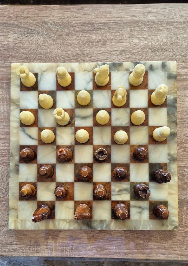 Prachtige Onyx Marmer Steen schaakbord met schaakstukken., Een of twee spelers, Ophalen of Verzenden, Gebruikt