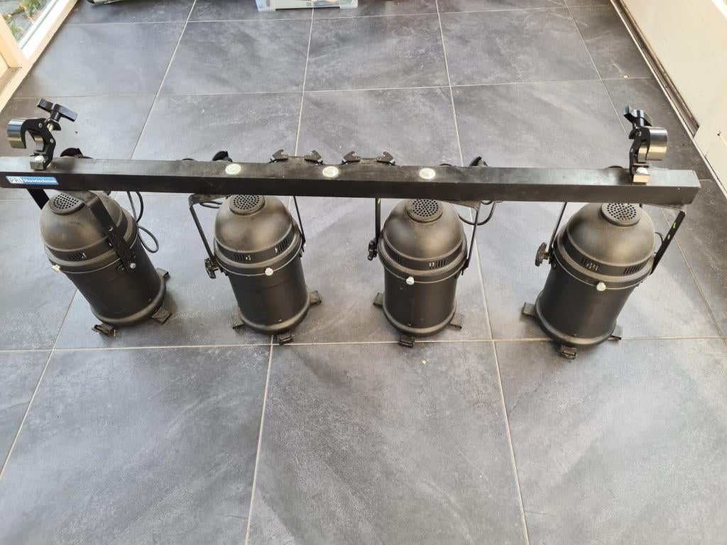 Unieke plafondlamp: omgebouwde theaterspots aan rail, Ophalen of Verzenden, Gebruikt, Metaal, Industrieel, Vintage, Theater