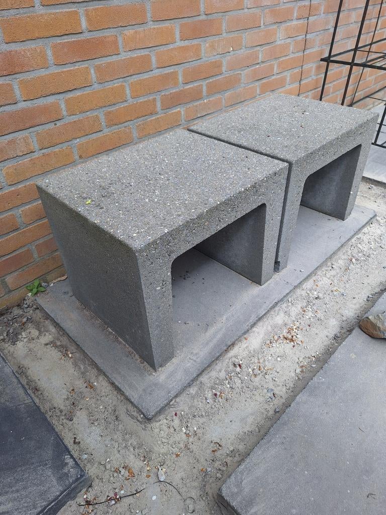 Beton U blokken, Ophalen, Zo goed als nieuw, Overige materialen, 2 zitplaatsen