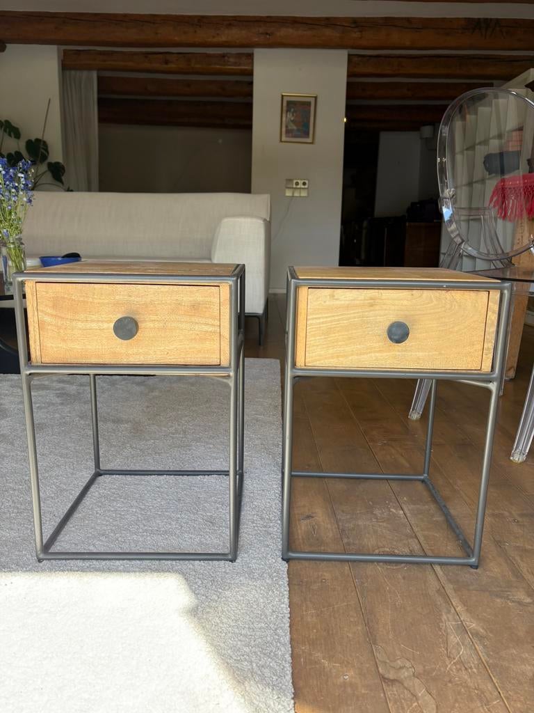 Matching Nachtkasjes, Ophalen of Verzenden, Zo goed als nieuw, Minder dan 45 cm