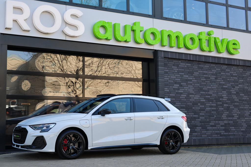 Audi A3 Sportback 45 TFSI e S edition Competition | VOL! | B, Auto's, Audi, Zwart, 4 cilinders, 700 kg, Wit