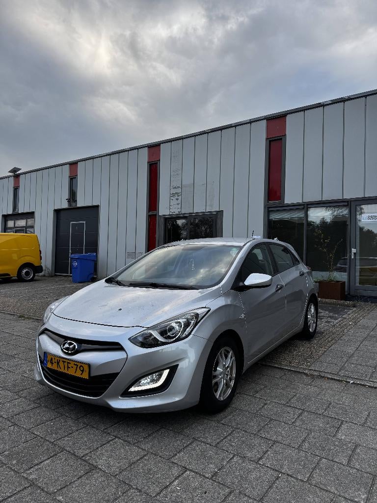 Hyundai i30 1.4 I Cvvt 5DR 2012 Grijs, Auto's, Hyundai, Voorwielaandrijving, 1160 kg, Zwart, 4 cilinders
