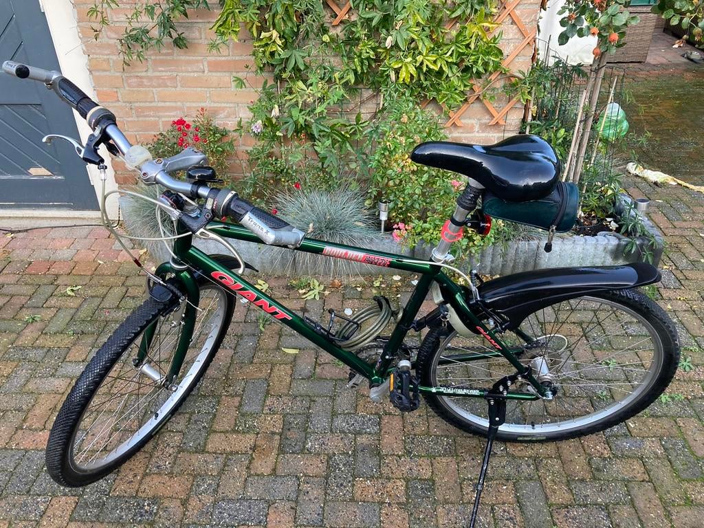 Zeer nette giant boulder breeze mountainbike 18,5 inch, 57 cm of meer, Ophalen, Zo goed als nieuw, Giant