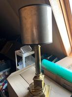 Klassieke tafellamp met messing voet en matallic  kap, Ophalen