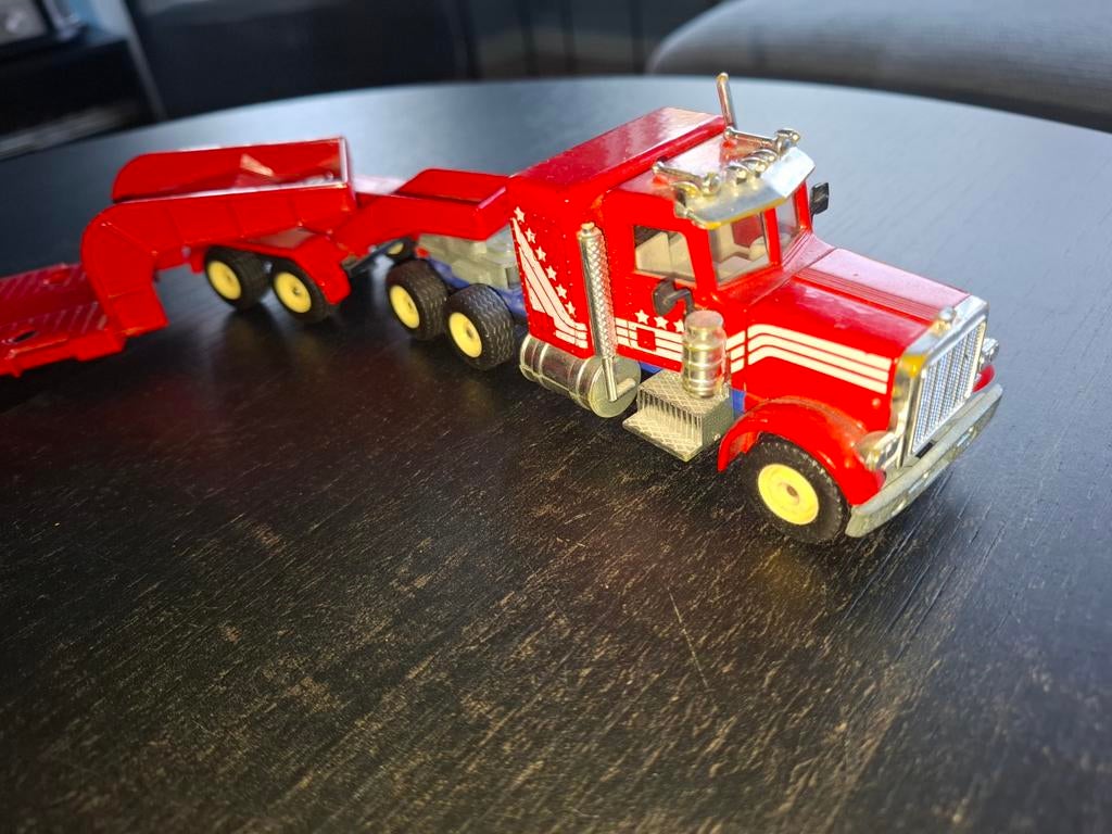 Siku Amerikaanse Vrachtwagen met Dieplader, Hobby en Vrije tijd, Modelbouw | Auto's en Voertuigen, Ophalen of Verzenden