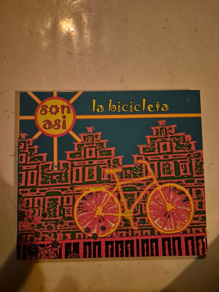 Son Asi - La bicicleta. Cd. 2004, Ophalen of Verzenden, Gebruikt