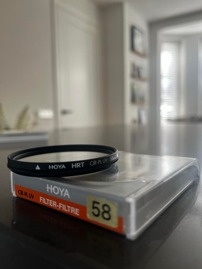 Hoya Polarisatiefilter 58mm - Krasvrij, Audio, Tv en Foto, Fotografie | Filters, Polarisatiefilter, Zo goed als nieuw, 50 tot 60 mm