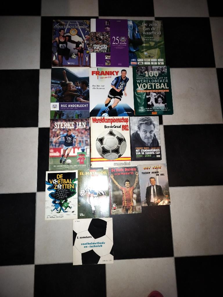 Collectie Vintage Voetbal boeken ('80/'90)-Los of als Set, Ophalen, Zo goed als nieuw, Balsport