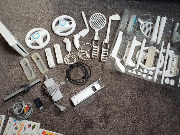 spelcomputer, Spelcomputers en Games, Spelcomputers | Nintendo Wii, Zo goed als nieuw, Met 2 controllers, Met games, Met Balance Board