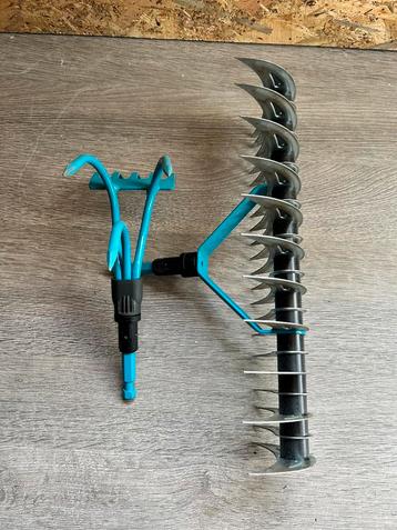 Verticuteer hark en cultivator beschikbaar voor biedingen