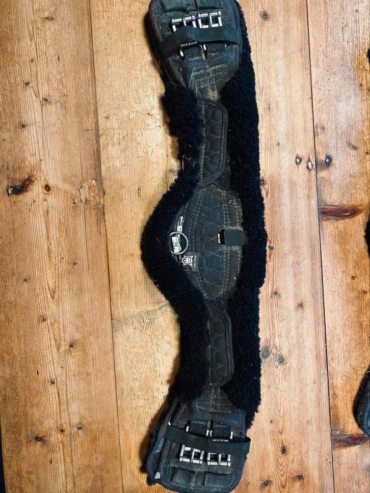 Mattes cresent 70 cm, Dieren en Toebehoren, Paarden en Pony's | Hoofdstellen en Tuigage, Zo goed als nieuw, Dressuur, Ophalen of Verzenden