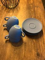 Gratis 4 kopjes met bordjes en theekan met warmhoud, Ophalen, Zo goed als nieuw, Overige stijlen, Kop(pen) en/of Schotel(s)