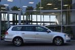 Volkswagen Passat COMFORTLINE NAVI DSG LM-Velgen PDC 24DKM U, Automaat, Euro 5, Stof, Zwart