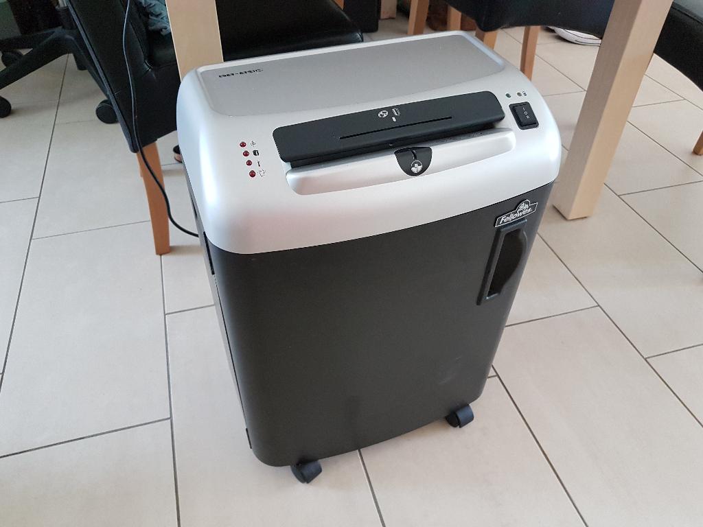 Fellowes papiervernietiger SB-85C., Ophalen, Gebruikt