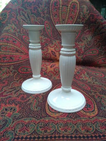 paar KANDELAARS 1-pits, 20 cm hoog, ''Edmee'' van WEDGWOOD beschikbaar voor biedingen