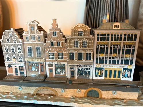 Grachtenhuisjes(Blokker) met  grachtenwand en woonbootjes., Verzamelen, KLM Huisjes, Gebruikt, Ophalen