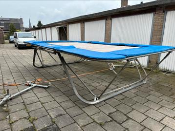 Grand Master Eurotramp wedstrijdtrampoline 2 beschikbaar voor biedingen