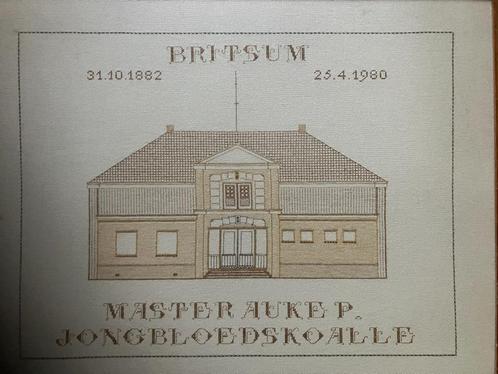 BRITSUM. GROTE AFBEELDING VAN OUDE SCHOOL IN KRUISSTEEK. 31-, Huis en Inrichting, Woonaccessoires | Schilderijen, Tekeningen en Foto's