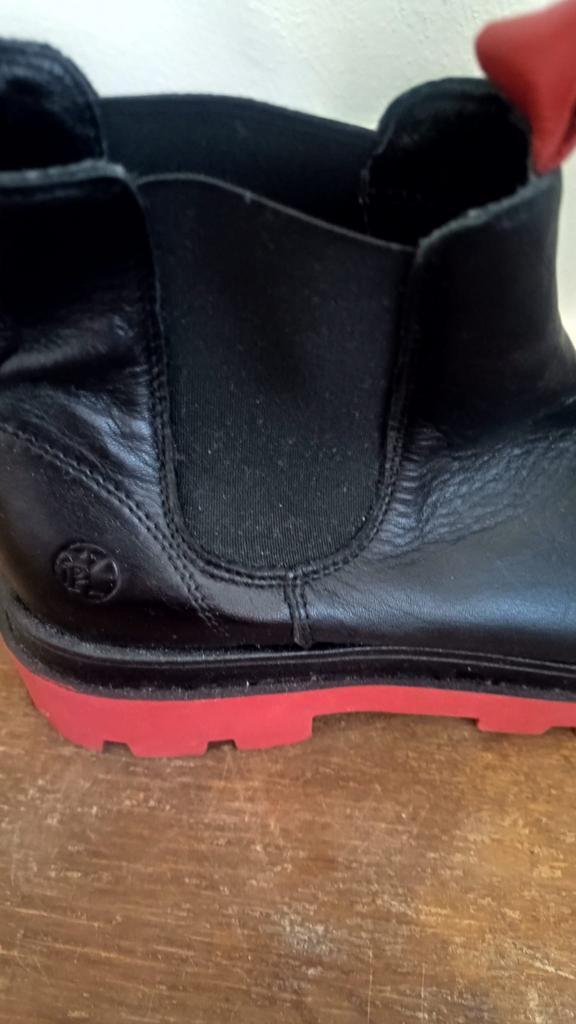 Zwarte leren laarsjes met rode zool - maat 39, Kleding | Dames, Schoenen, Zo goed als nieuw, Zwart, Ophalen of Verzenden