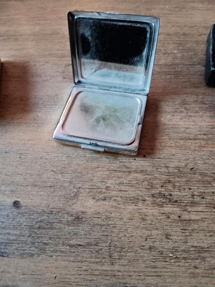 Vintage Poederdoos met Spiegel, Sieraden, Tassen en Uiterlijk, Uiterlijk | Cosmetica en Make-up, Gebruikt, Make-up, Gehele gezicht