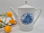 Vintage Porseleinen Theepot  van "Holland Servies, Antiek en Kunst, Antiek | Porselein, Ophalen of Verzenden
