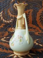 Mooi antiek porselein vaasje uit Engeland 15,8 cm. uit 1900., Antiek en Kunst, Antiek | Vazen, Ophalen of Verzenden