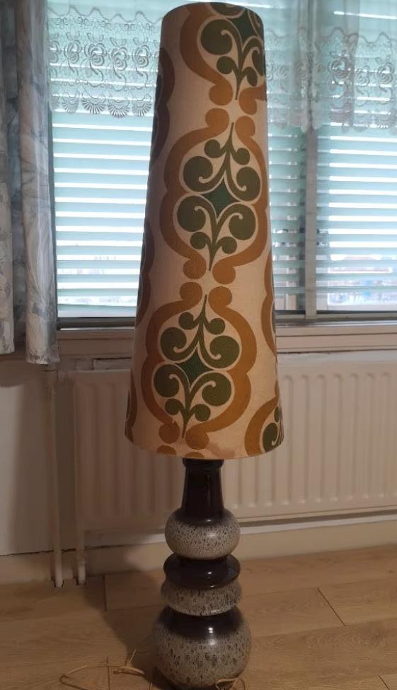 Vintage vloerlamp Keramiek- ophalen kan tot juni !!!, Huis en Inrichting, Lampen | Vloerlampen, Ophalen, Gebruikt, 150 tot 200 cm