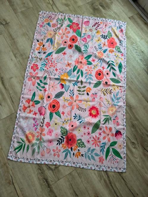Prachtig bloemetjes tafelkleed outdoor, buiten tafellaken., Huis en Inrichting, Tafelkleden, Zo goed als nieuw, Rechthoek, Binnen