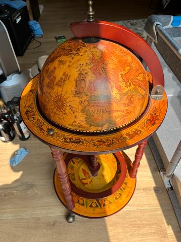 Stijlvolle Brulo globe bar (bruin model) beschikbaar voor biedingen
