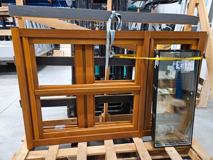 2 stuks meranti houten kozijnen 187x119 cm, Doe-het-zelf en Verbouw, Kozijnen en Schuifpuien, Raamkozijn, Hout, 75 tot 150 cm