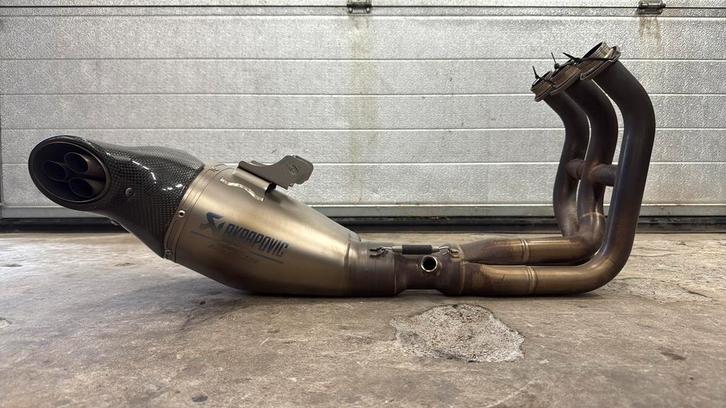 Titanium Akrapovic uitlaat MT-09, tracer 900 of XSR900, Motoren, Onderdelen | Yamaha, Gebruikt, Ophalen of Verzenden